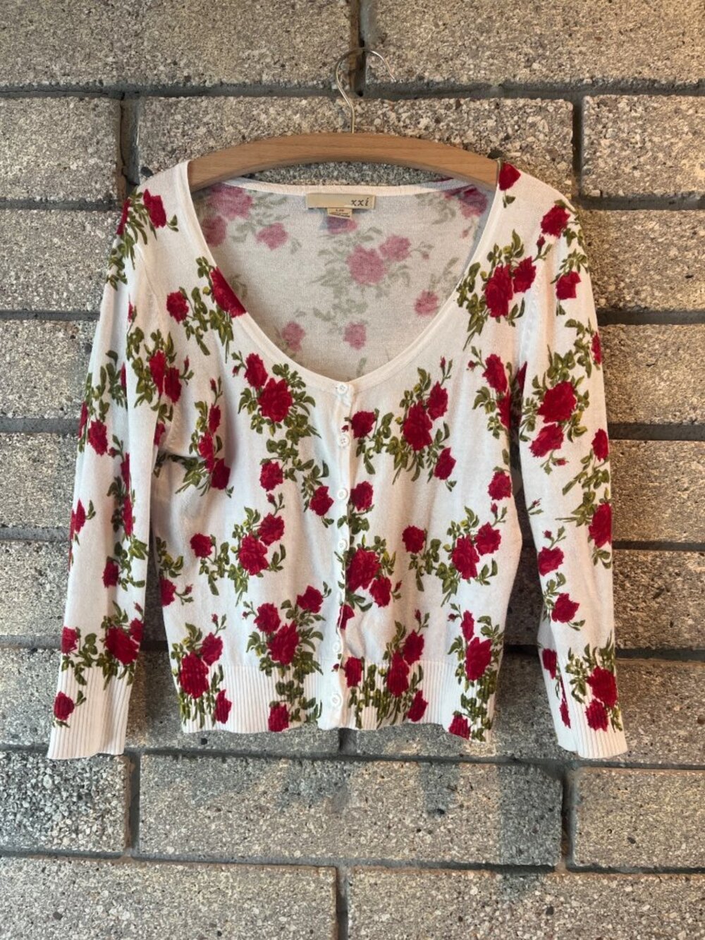 Floral Button-Up Cardigan With Red Rose Print - Size L/G - Lightweight Knit - Ro